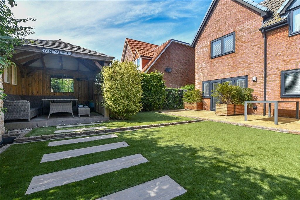 Property photo 1 of 17 Rear Garden