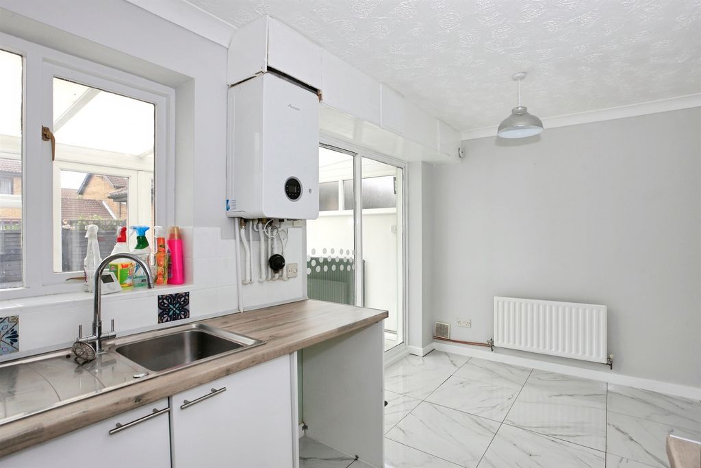 Property photo 3 of 18