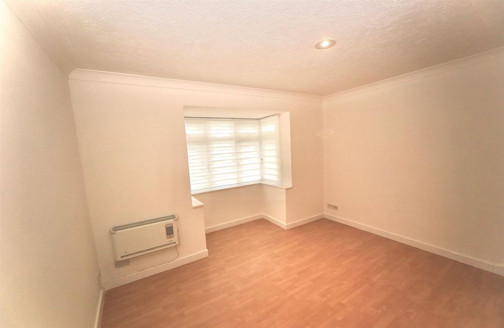 Property photo 2 of 11 Living Room.Jpg