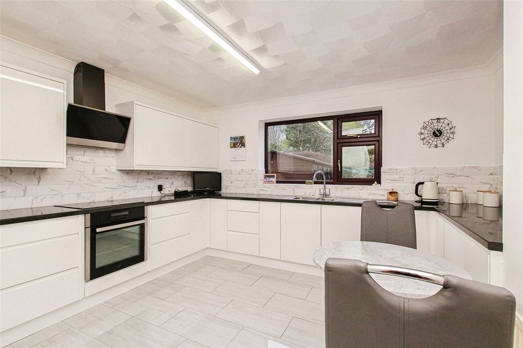 Property photo 3 of 15 Picture 3