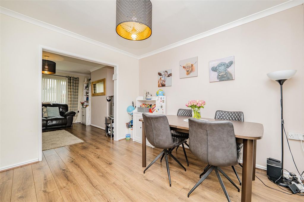 Property photo 3 of 28 P1377565.Jpg