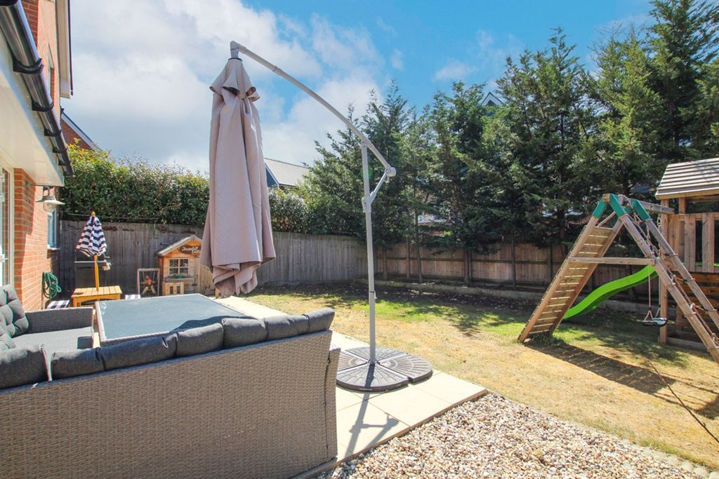 Property photo 2 of 18