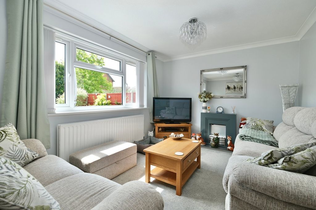 Property photo 2 of 18