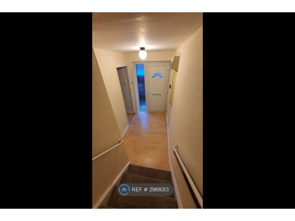 Property photo 2 of 23 Hallway
