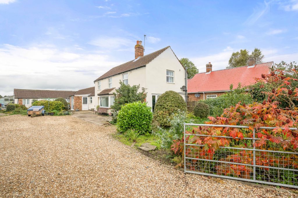Property photo 1 of 38