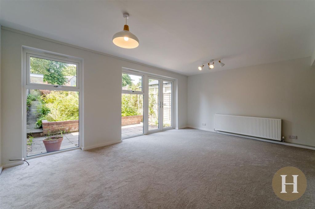 Property photo 1 of 28