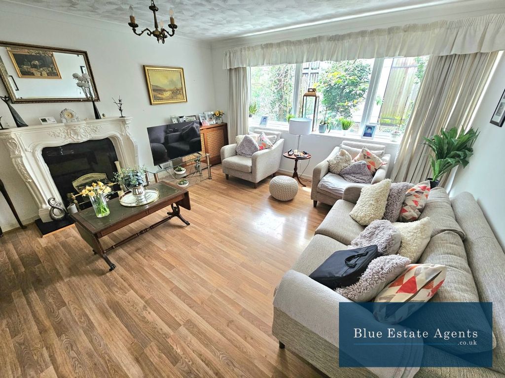 Property photo 3 of 13 Reception