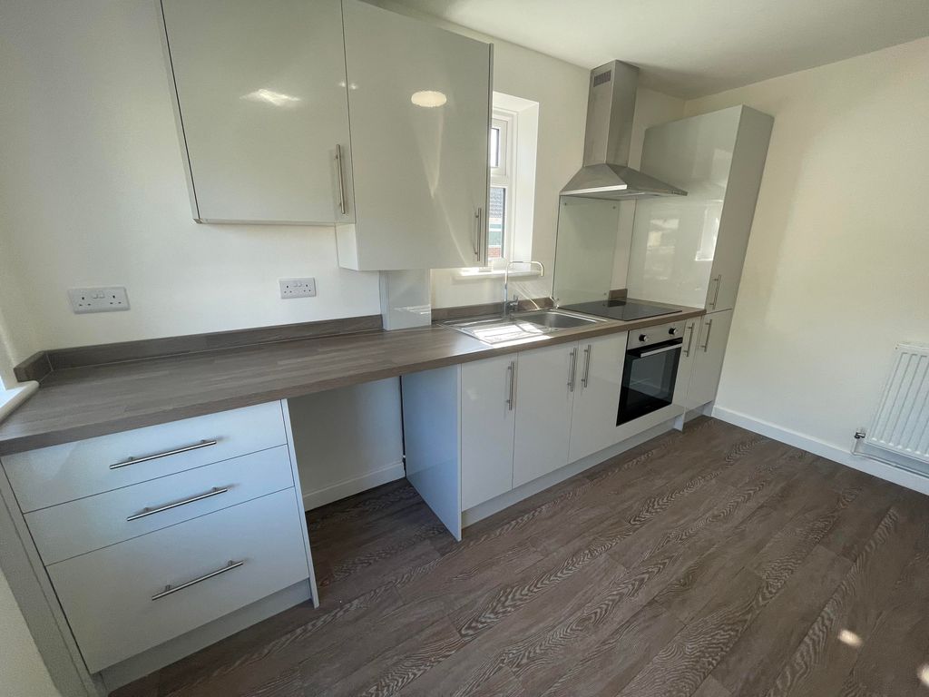 Property photo 3 of 19 Kitchen