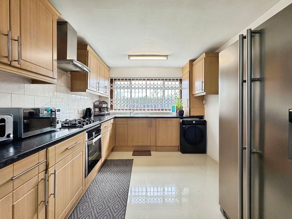 Property photo 3 of 15 Kitchen