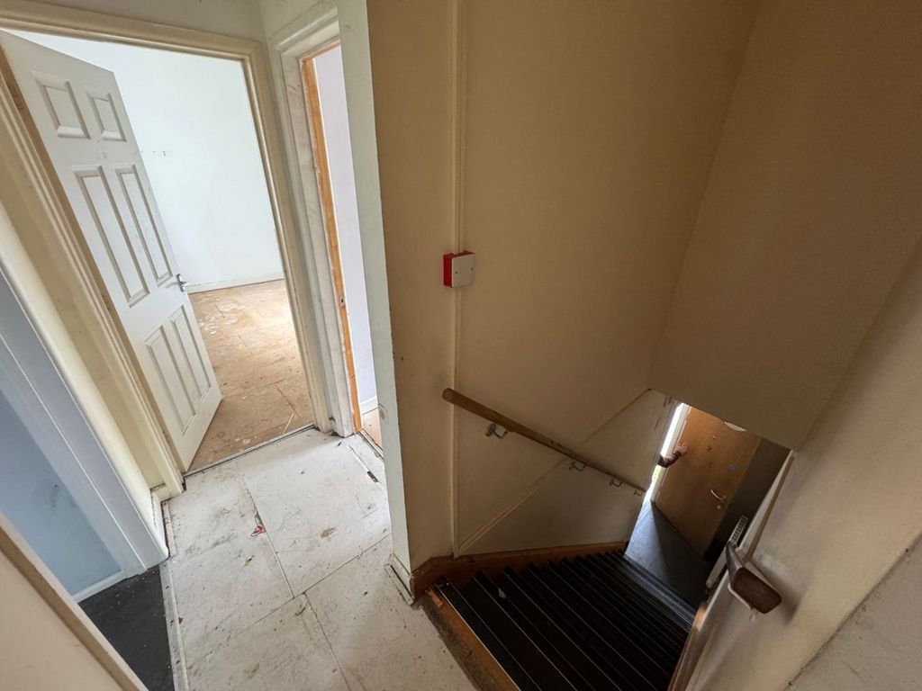 Additional image 11 of 3 bed flat for saleLewis Street, Pontwelly, Llandysul SA44