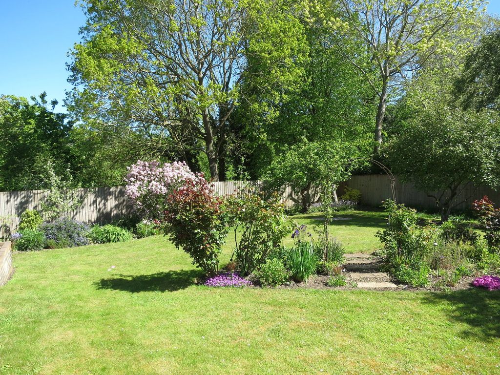 Property photo 1 of 32