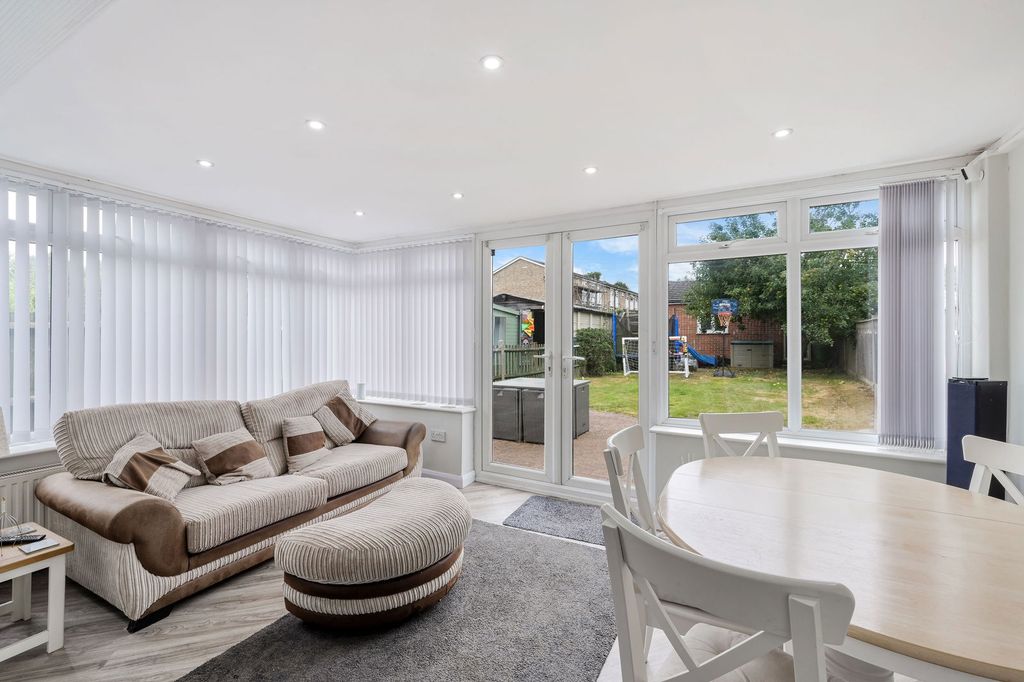 Property photo 3 of 22