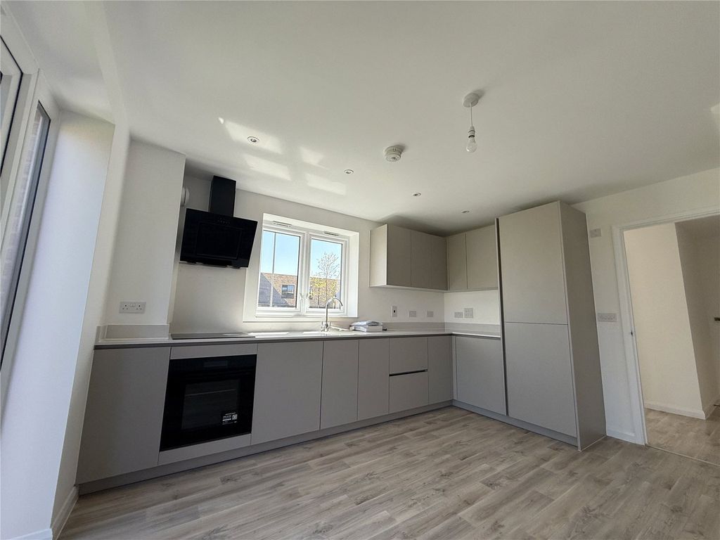 Property photo 2 of 11 Picture No. 02