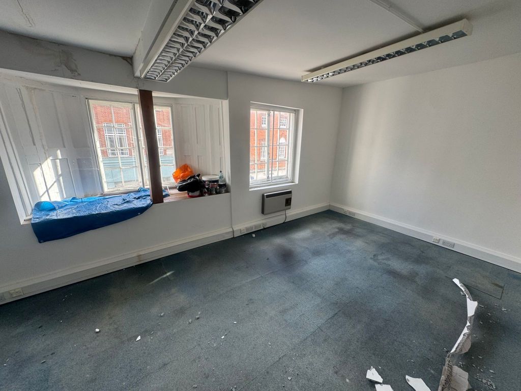 Property photo 1 of 17 Office To Rent In Guilford