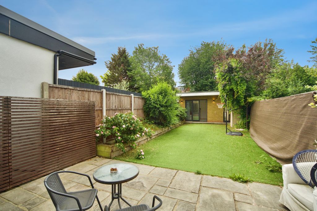 Property photo 2 of 15