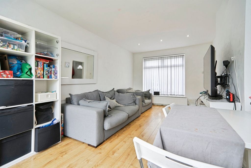 Property photo 2 of 16