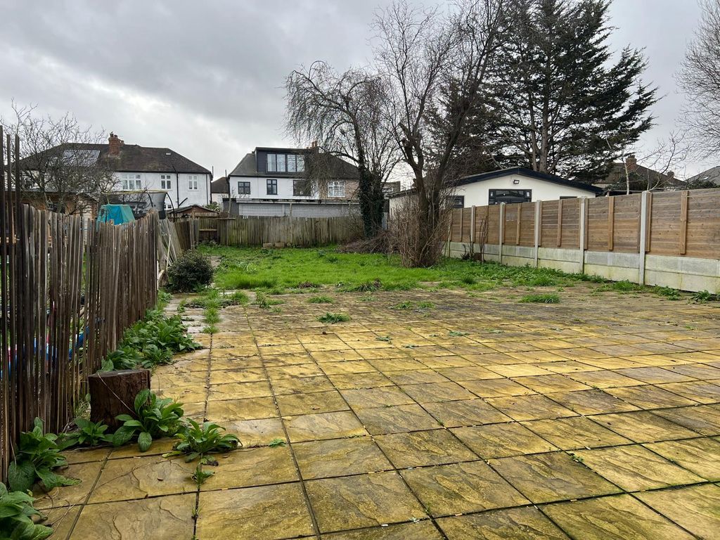 Property photo 3 of 6 Gallery