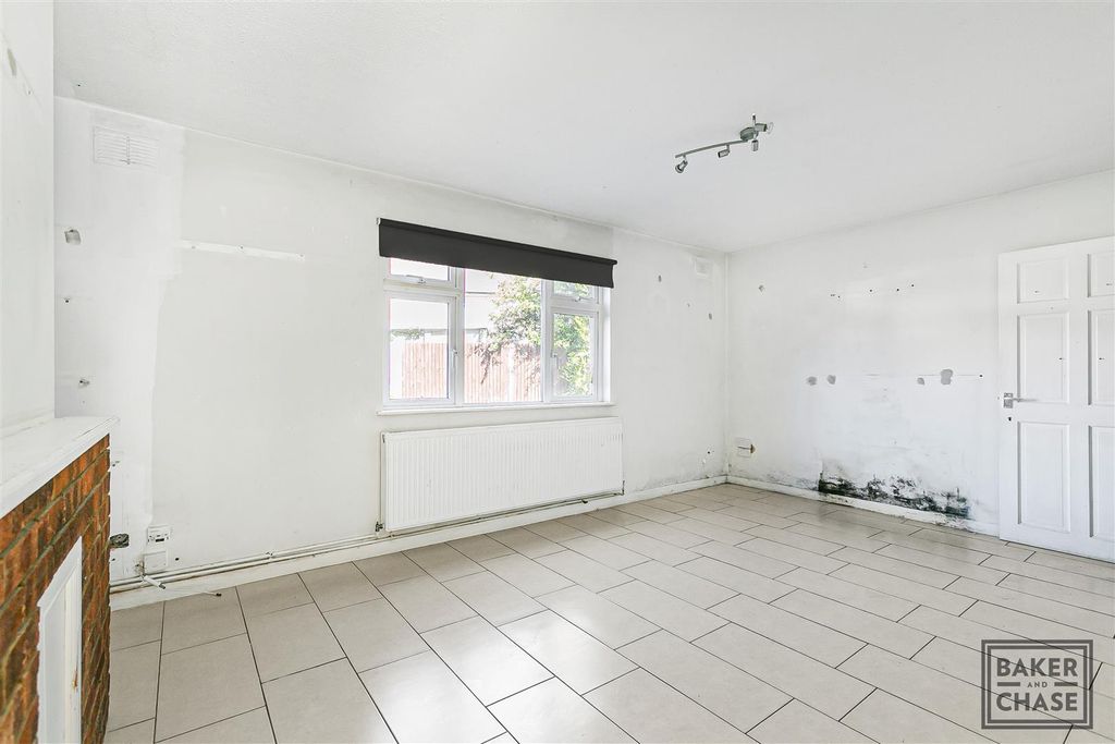 Property photo 3 of 21 Reception Room