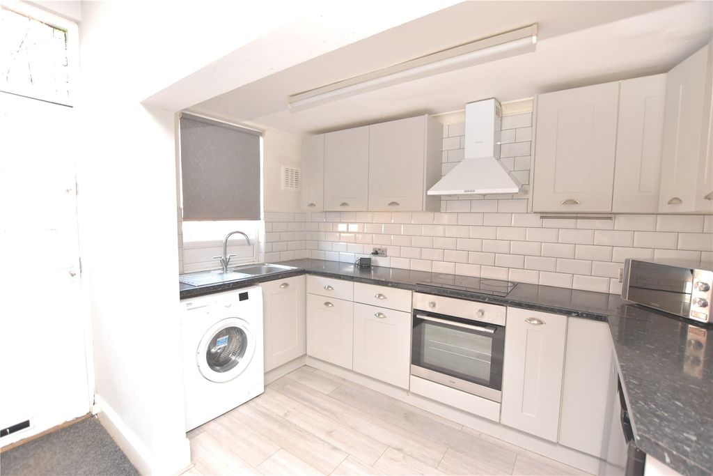 Property photo 3 of 16 Picture No. 01