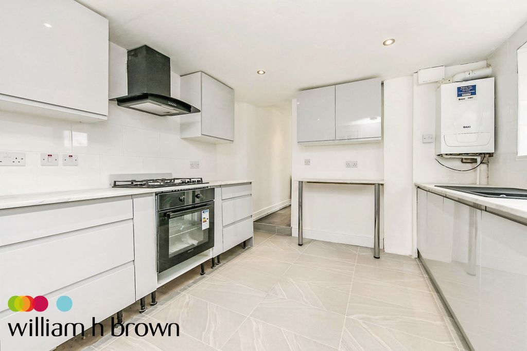 Property photo 2 of 13 Image