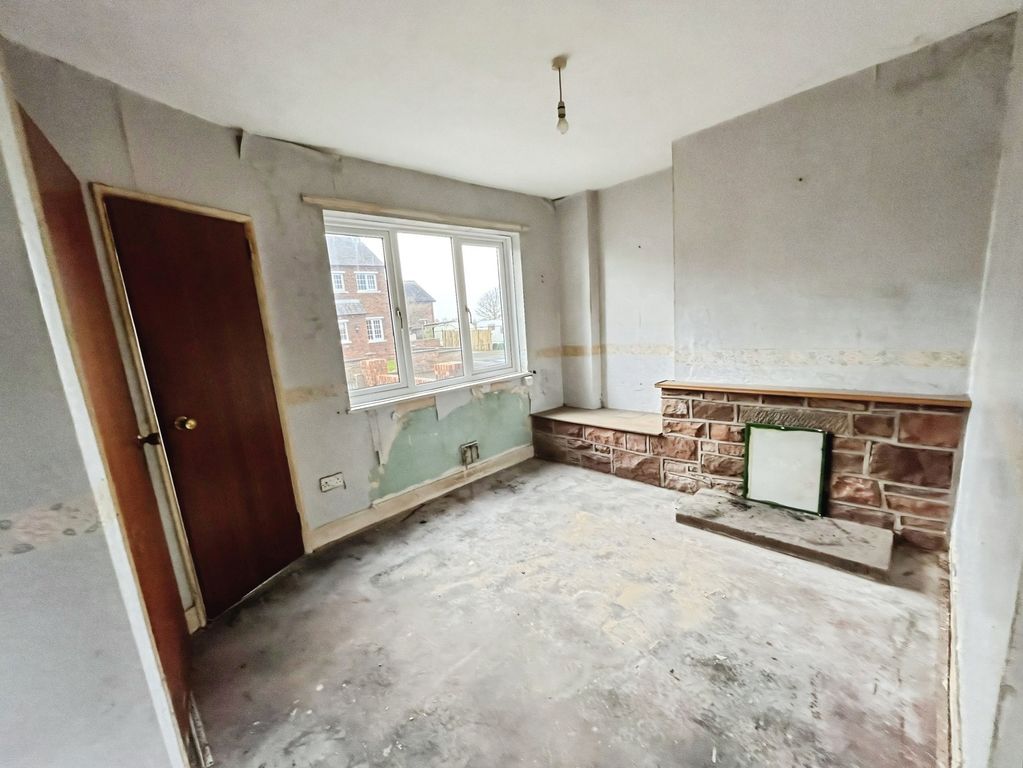 Property photo 2 of 11 Dining Room