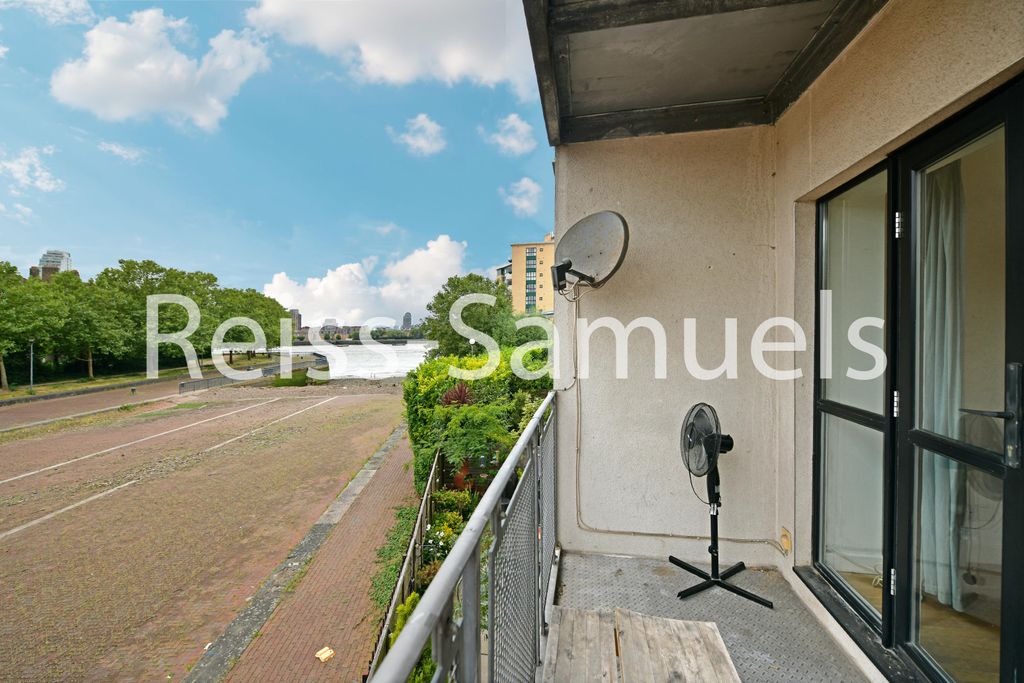 Property photo 3 of 19