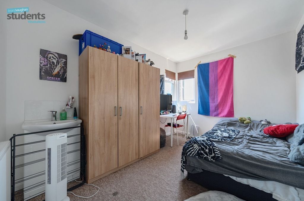 Property photo 1 of 12 Ae580899-9006-4F3...