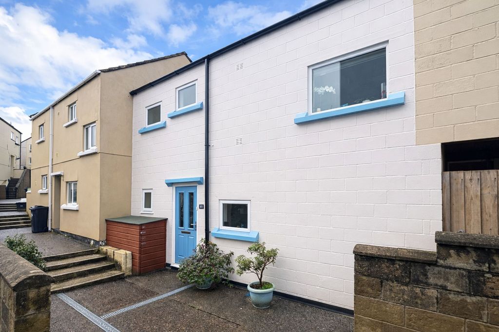 Property photo 2 of 21 External