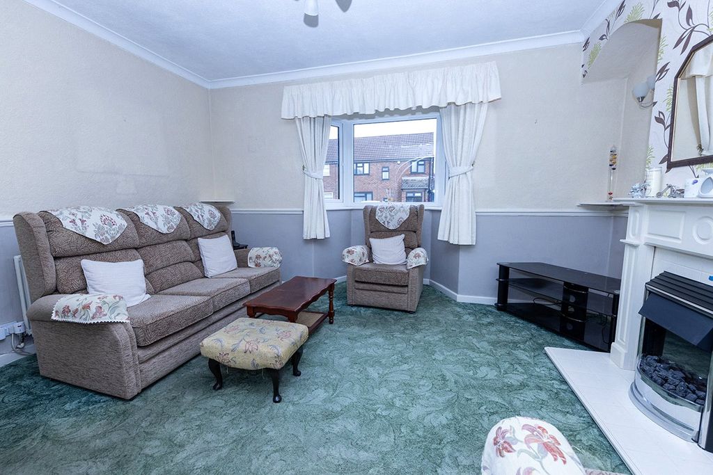 Property photo 2 of 23 Picture No. 25