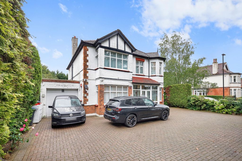 Property photo 2 of 43