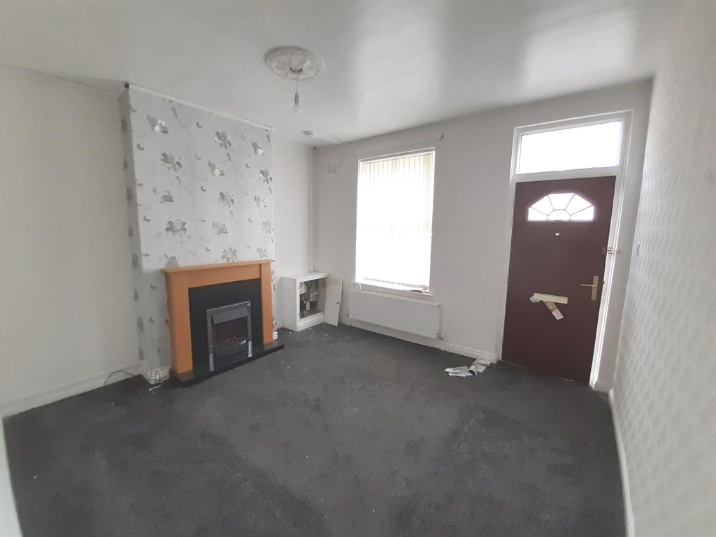 Property photo 2 of 8