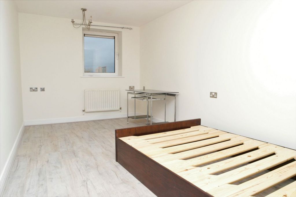 Property photo 3 of 4