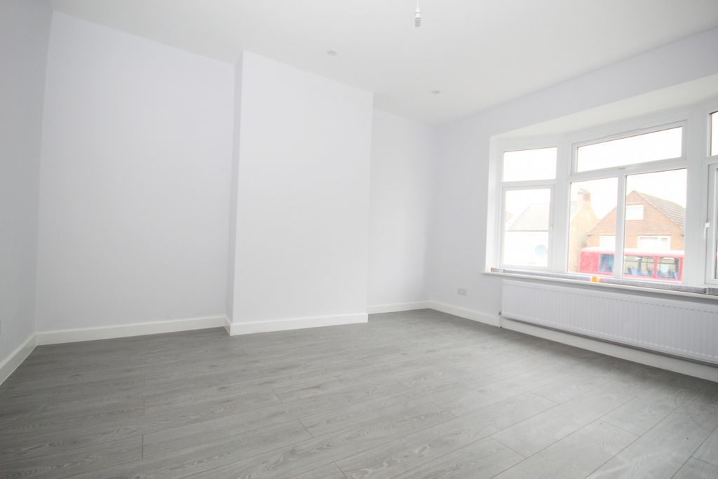 Property photo 3 of 6 Gallery