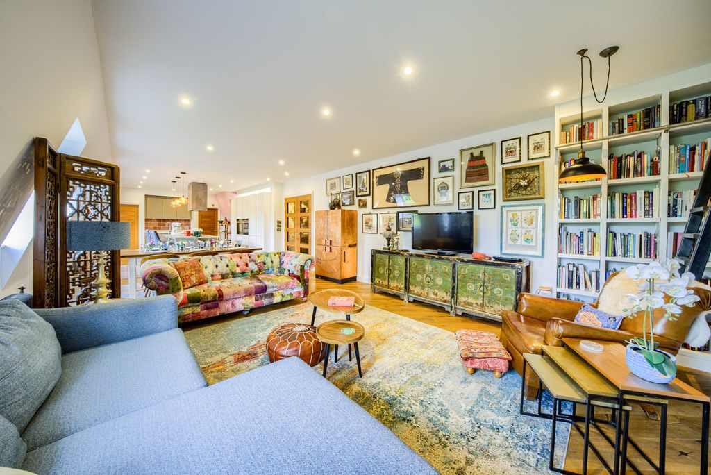 Additional image 9 of 2 bed flat for saleSt Pauls House, St. Pauls Square, Jewellery Quarter, Birmingham B3