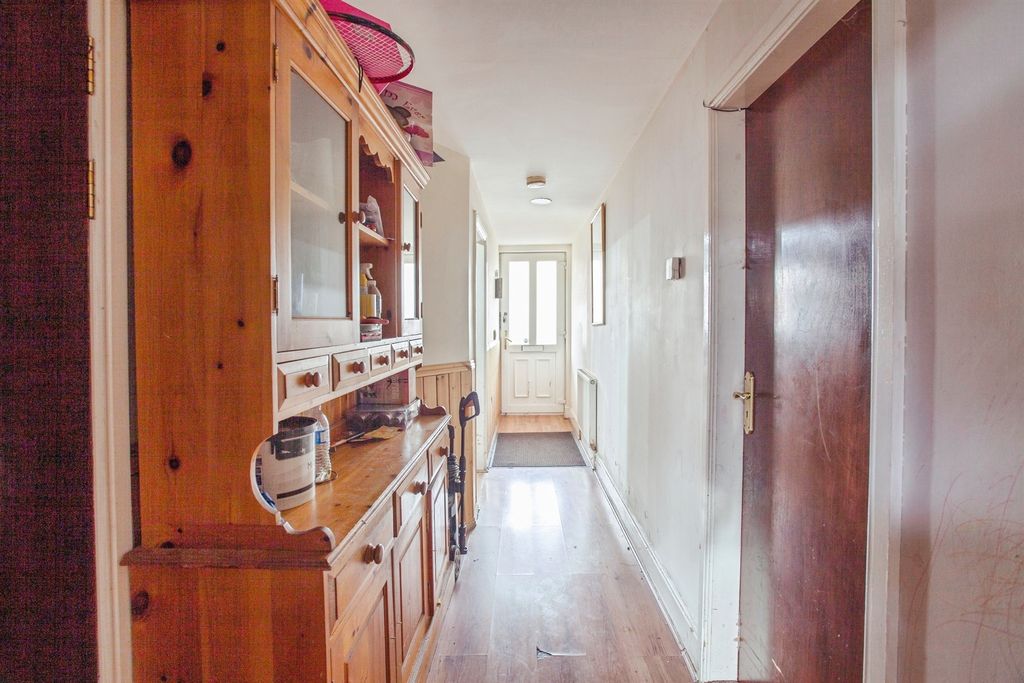 Property photo 2 of 26