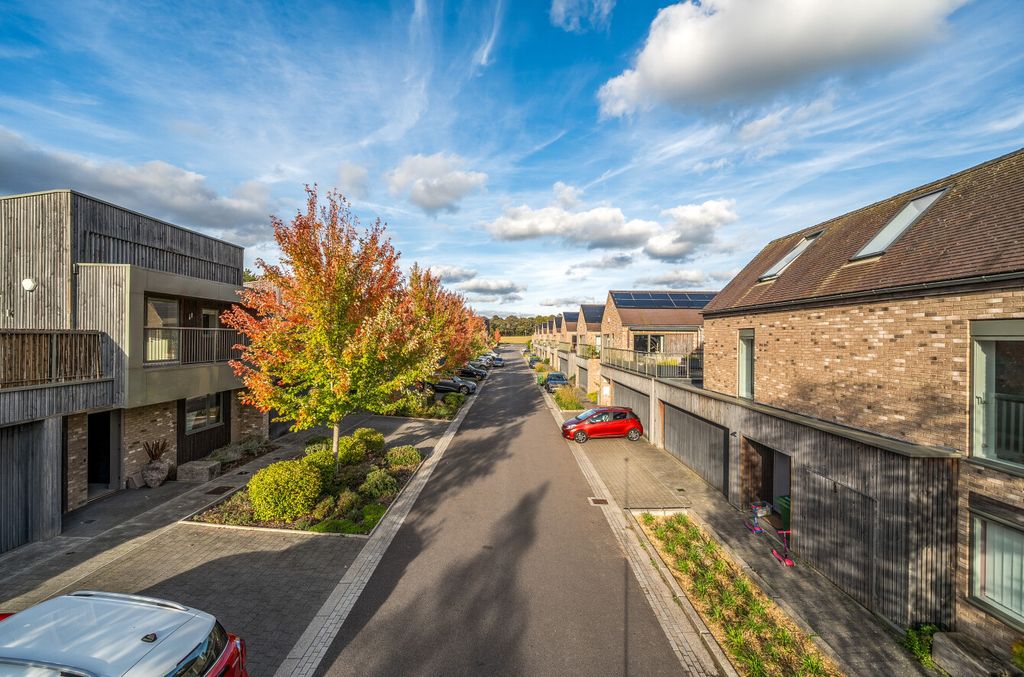 Property photo 2 of 18 1363345-1-68E5360...