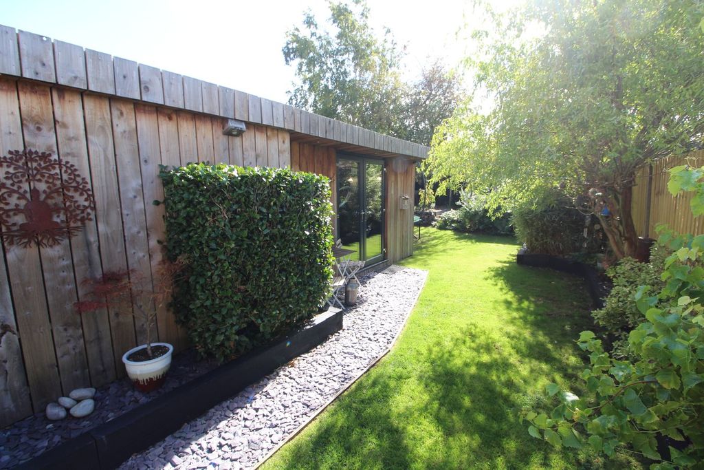 Property photo 2 of 25