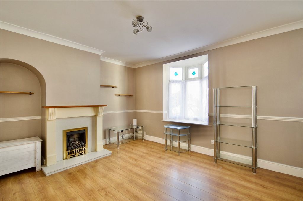 Property photo 2 of 28 Picture No. 09