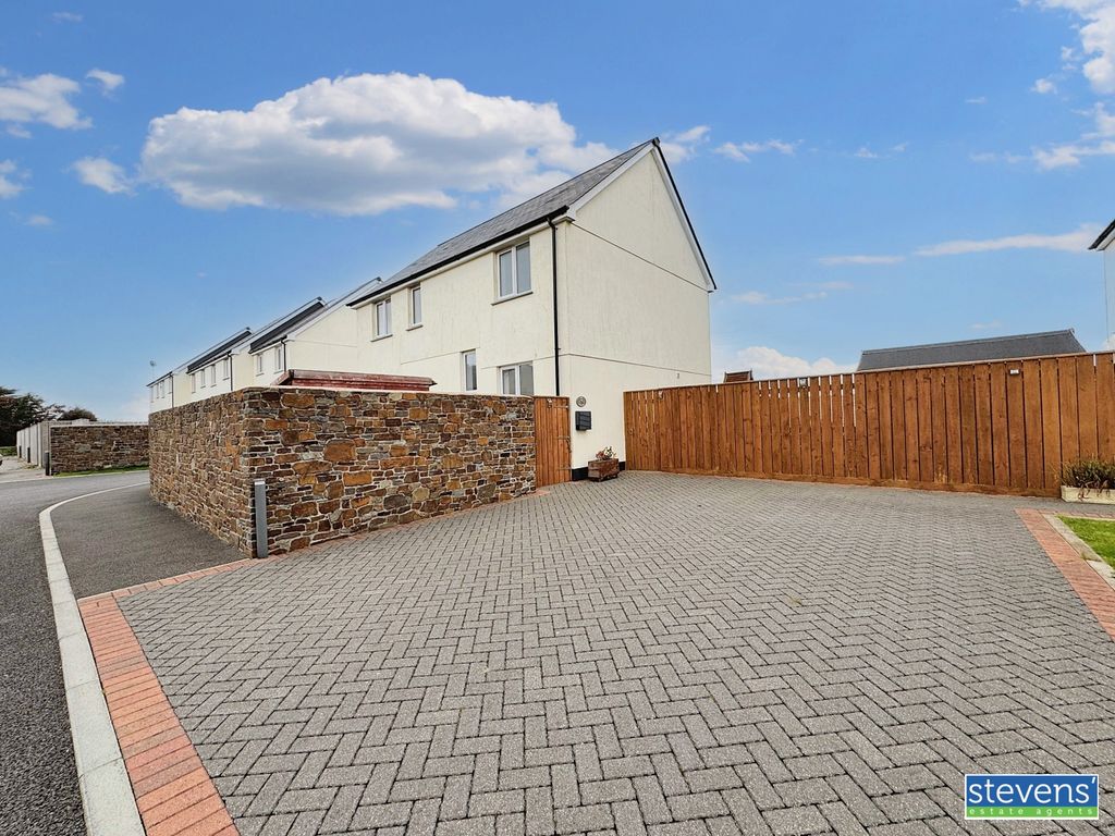 Property photo 2 of 22 Image00019