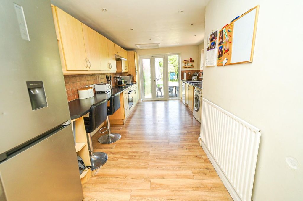 Property photo 3 of 23