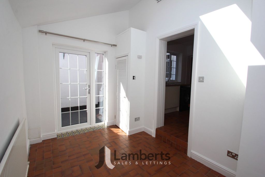 Property photo 3 of 19 Dining Room