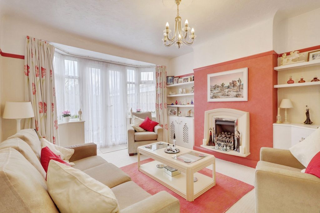 Property photo 2 of 18