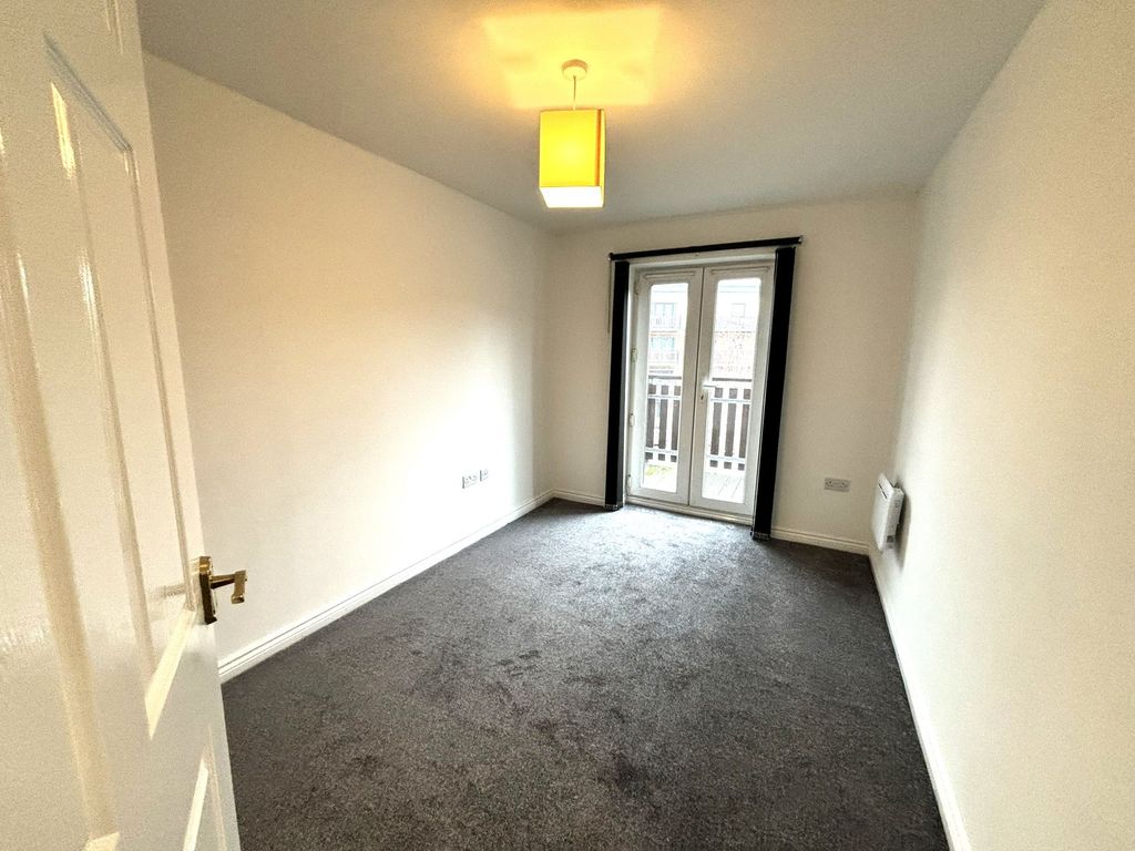 Property photo 3 of 10 Bedroom 1