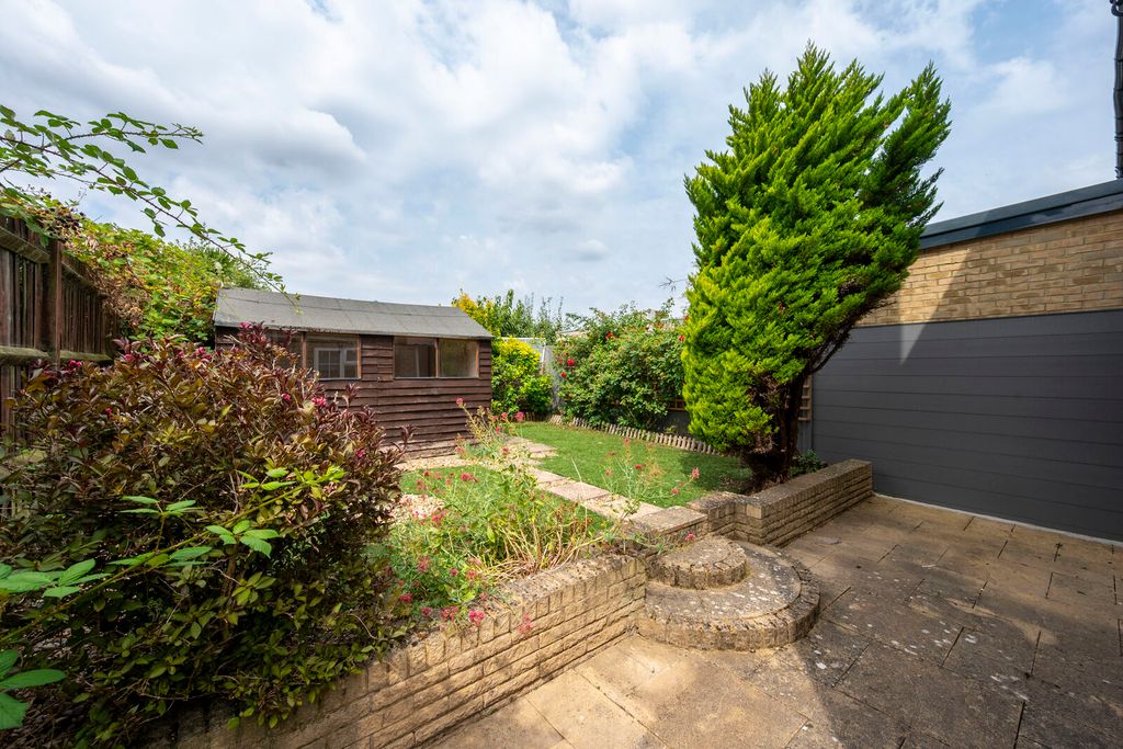 Property photo 3 of 20