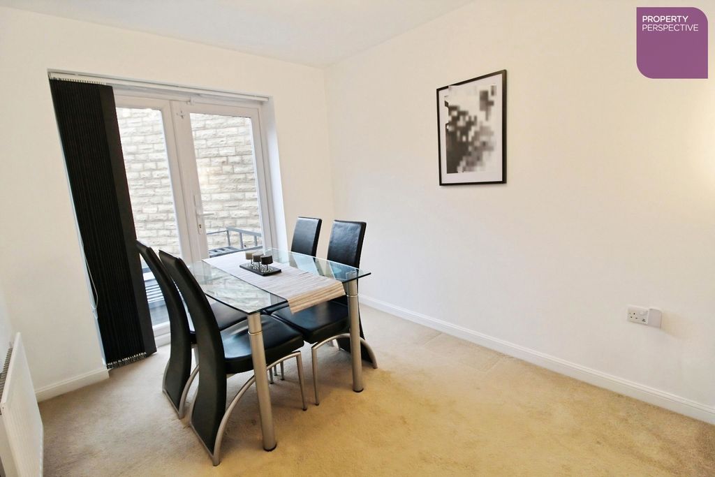 Property photo 3 of 16 Dining Room