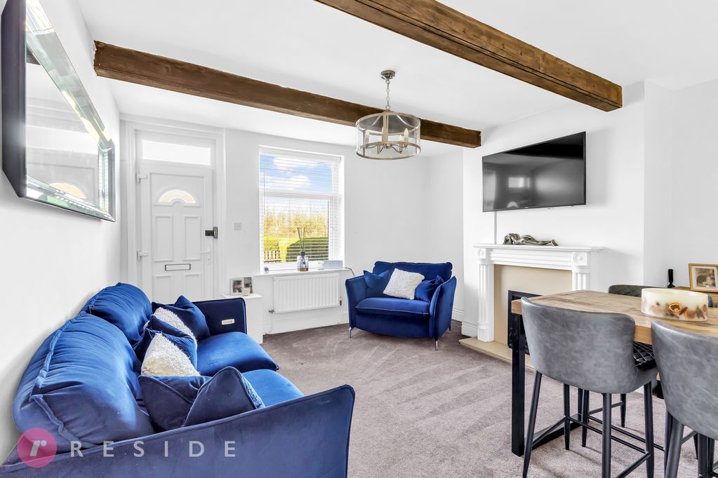 Property photo 2 of 21 Lounge/Dining Area