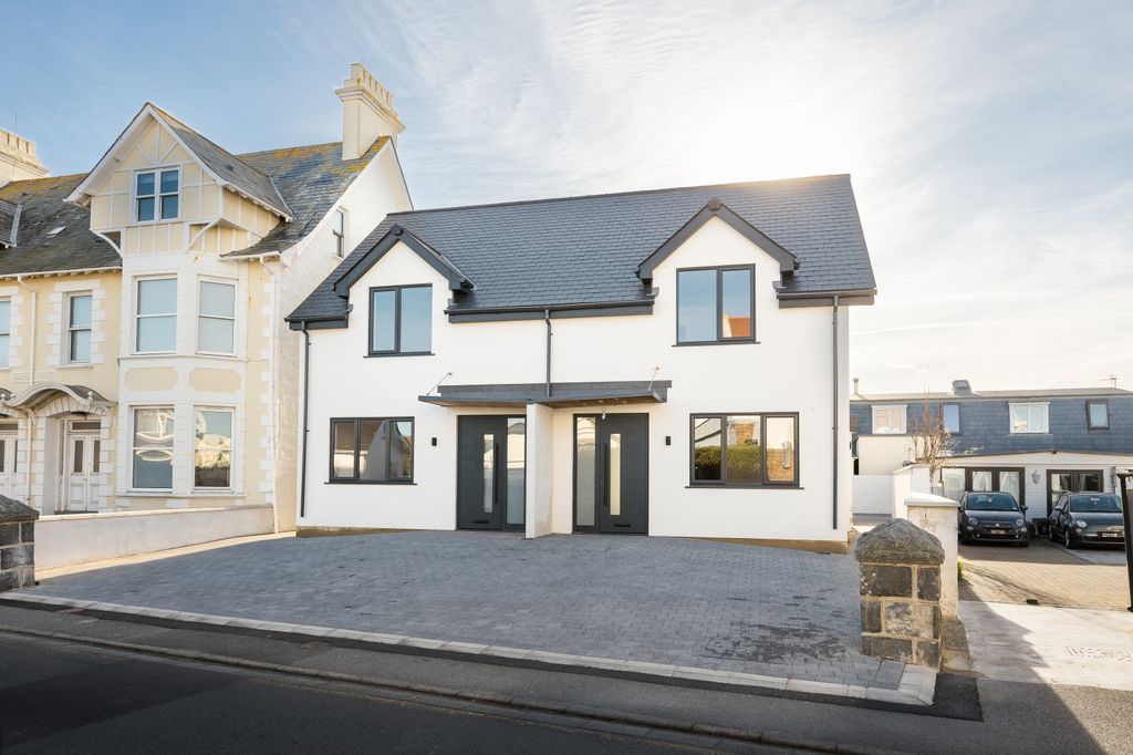 Property photo 3 of 20