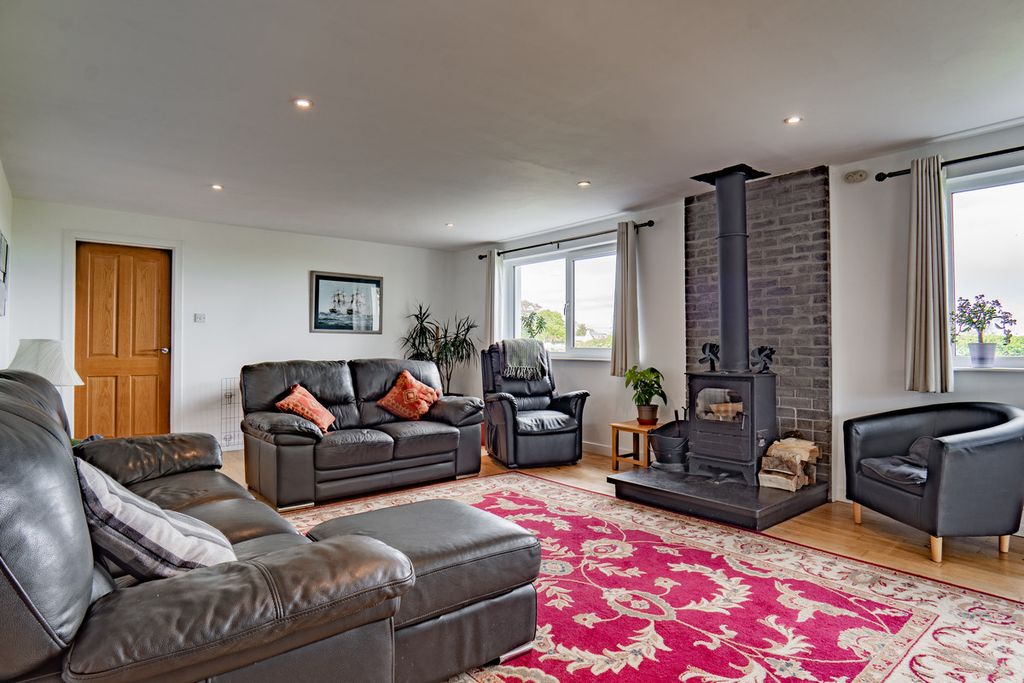 Property photo 2 of 49