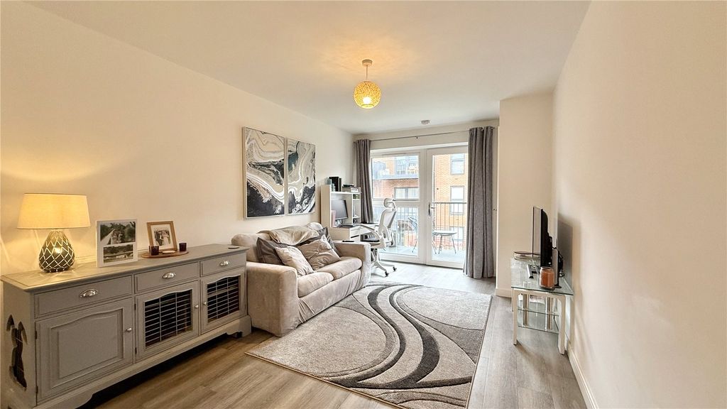 Property photo 2 of 10 Picture No. 06