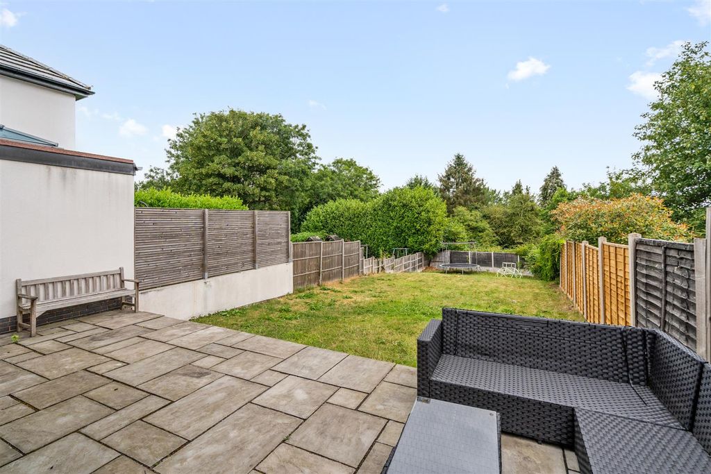 Property photo 3 of 11 57 Greyford Crescent Solihull_5.Jpg